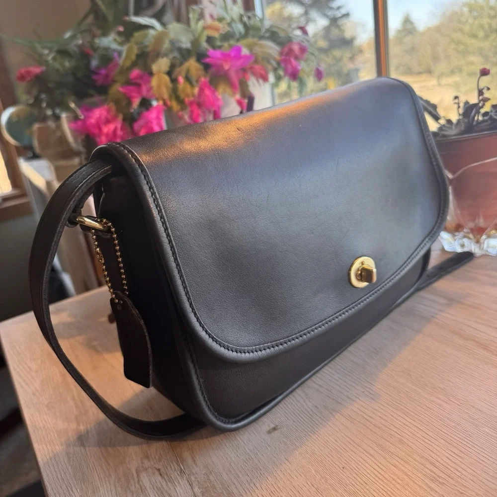 Vintage Coach Classic City Bag Black Leather Crossbody Handbag 9790 WOW!